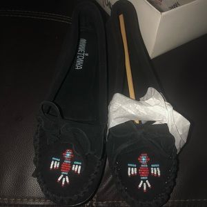MINNETONKA Thunderbird Moccasin Black Women Sz 8.5